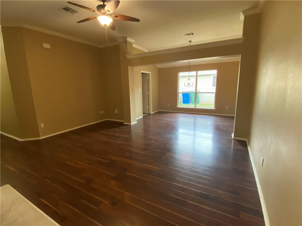 2806 Zachary Ln Property Photo 4