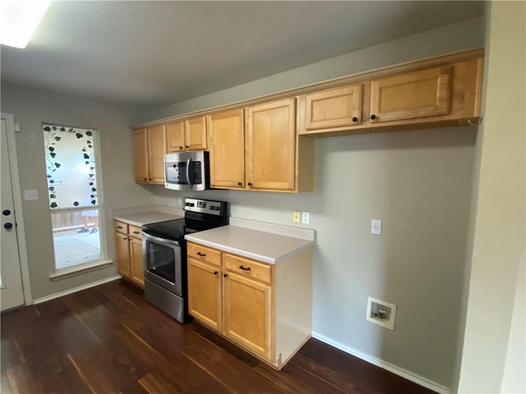 2806 Zachary Ln Property Photo 6