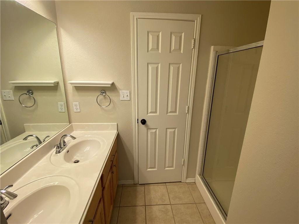 2806 Zachary Ln Property Photo 12