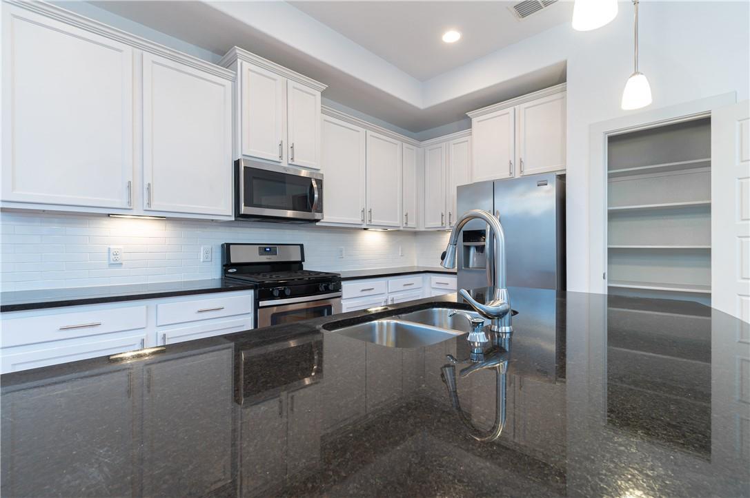 1410 Casa Dr Property Photo 3