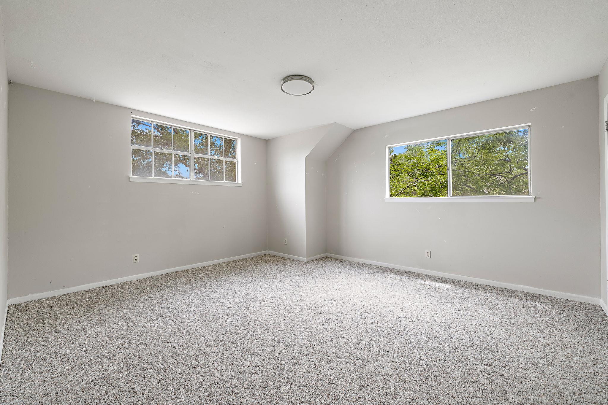 8616 Willowick Dr Property Photo 14