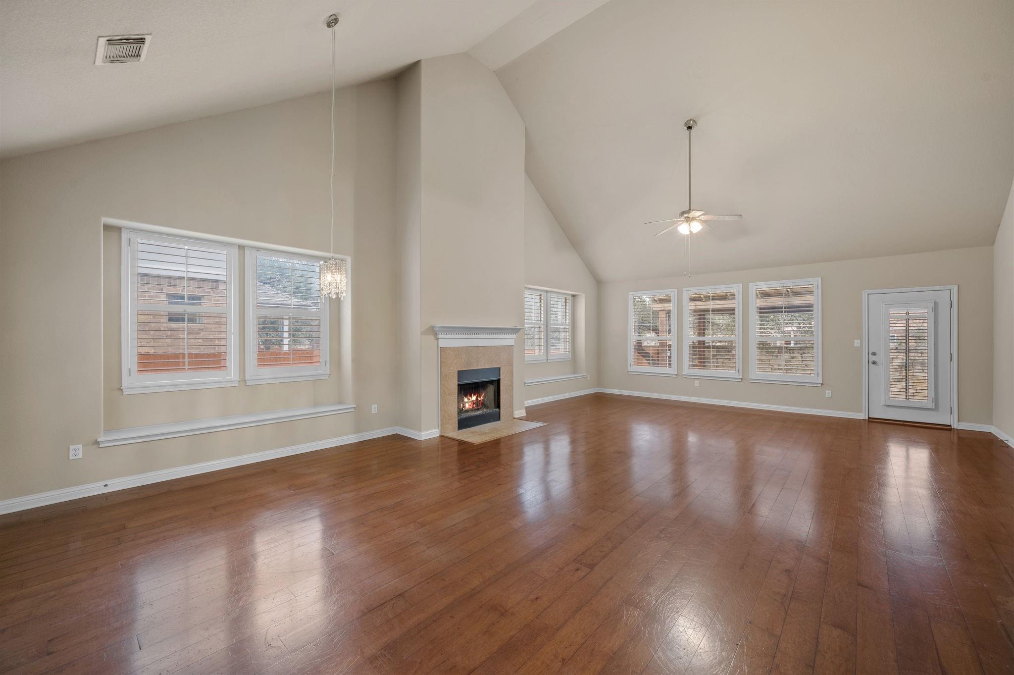 3336 Pine Needle Cir Property Photo 5
