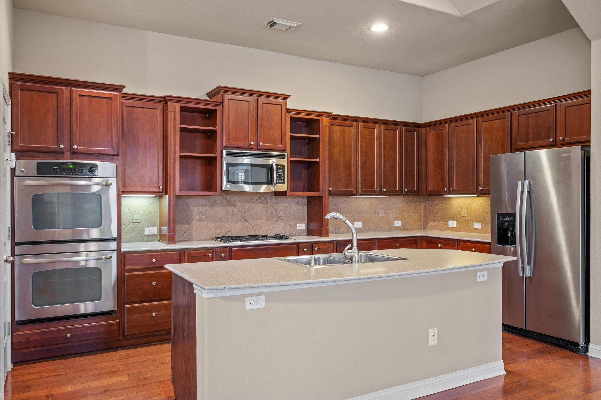 3336 Pine Needle Cir Property Photo 8