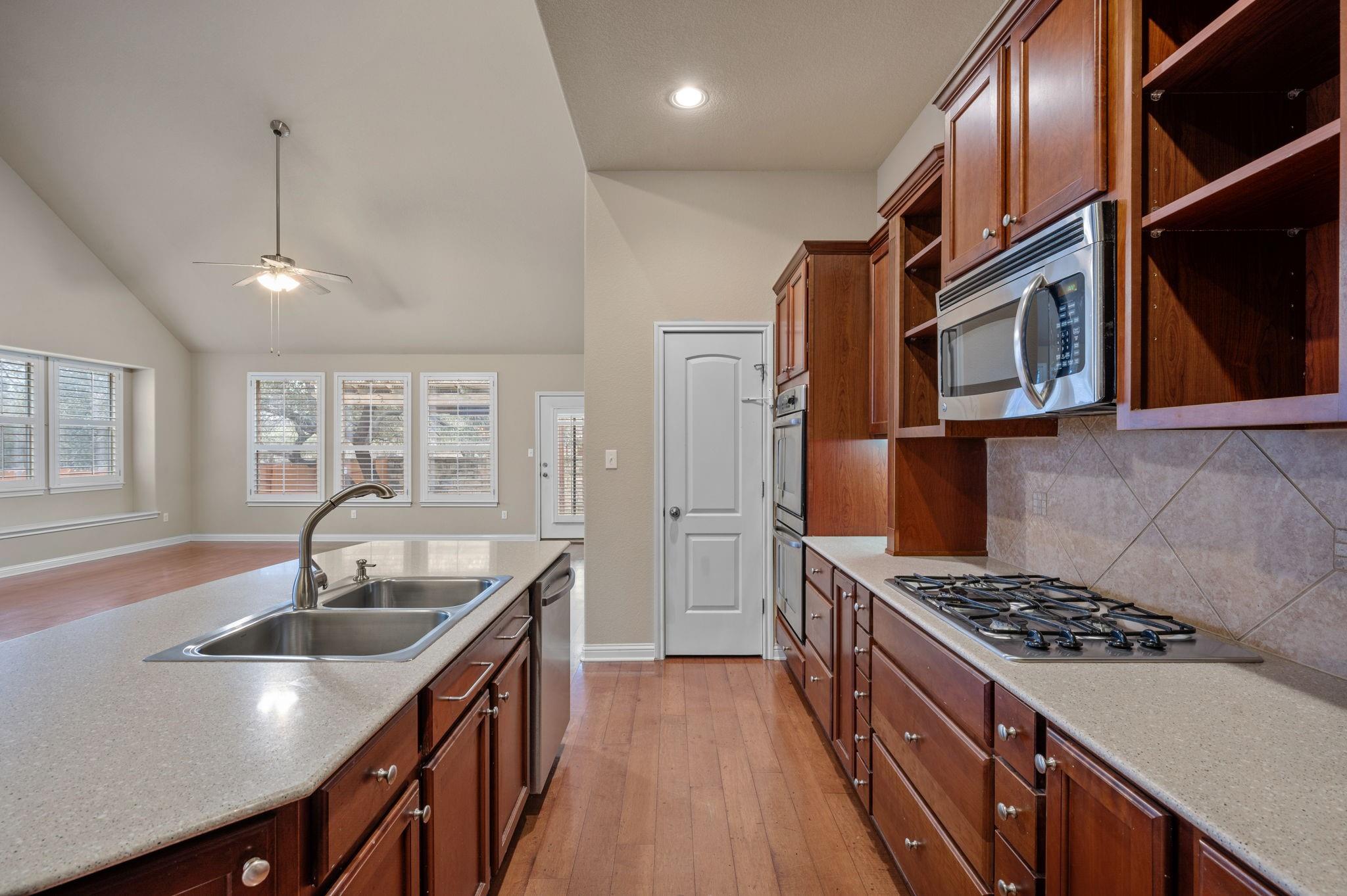 3336 Pine Needle Cir Property Photo 9