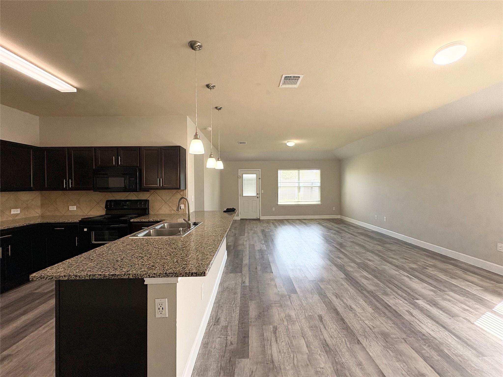 11708 Cambrian Rd Property Photo 13