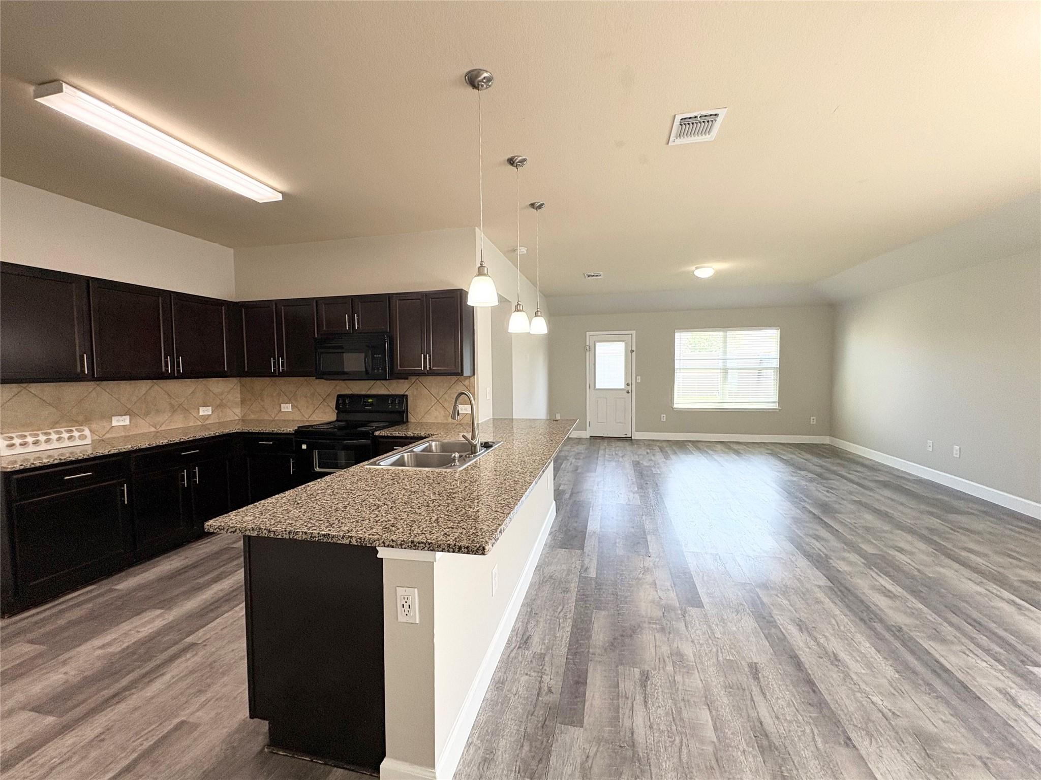 11708 Cambrian Rd Property Photo 15