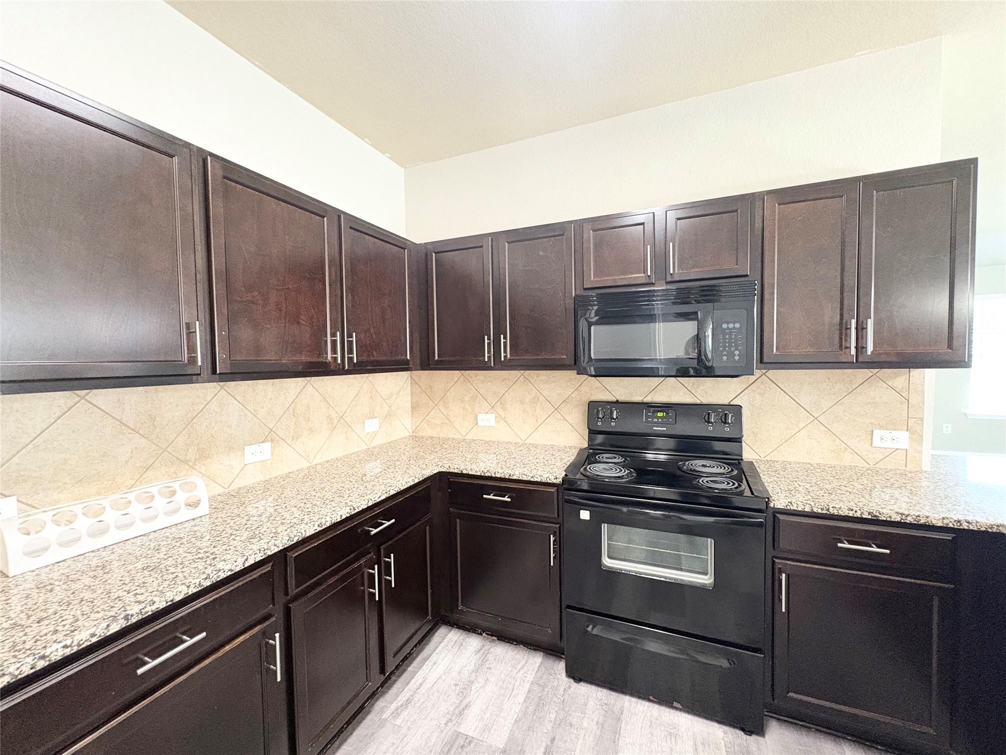 11708 Cambrian Rd Property Photo 24