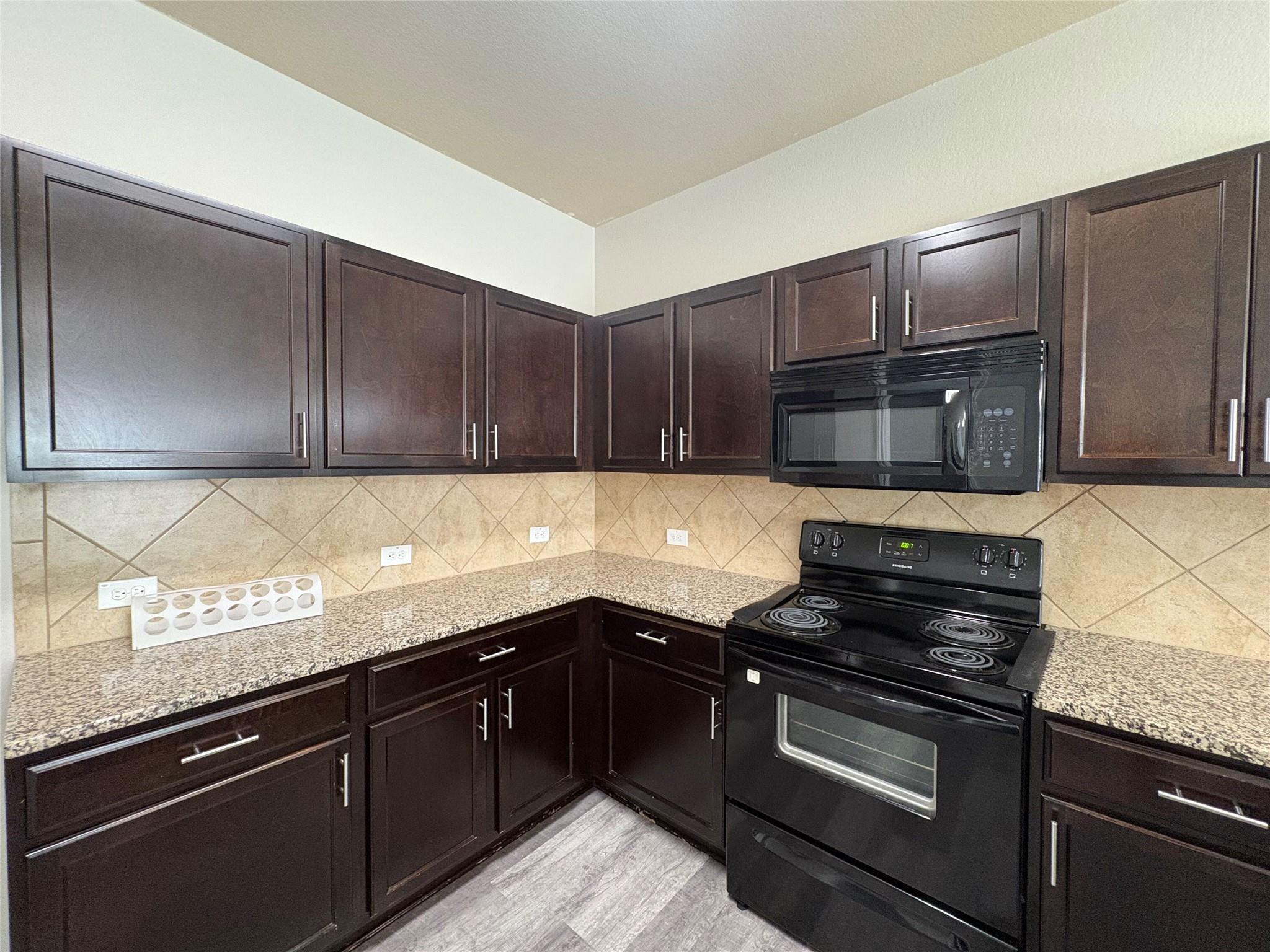 11708 Cambrian Rd Property Photo 25