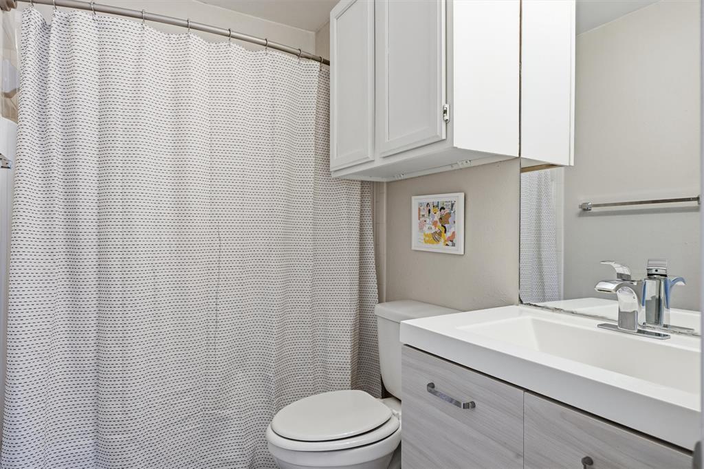 2215 Post Rd #1018 Property Photo 6