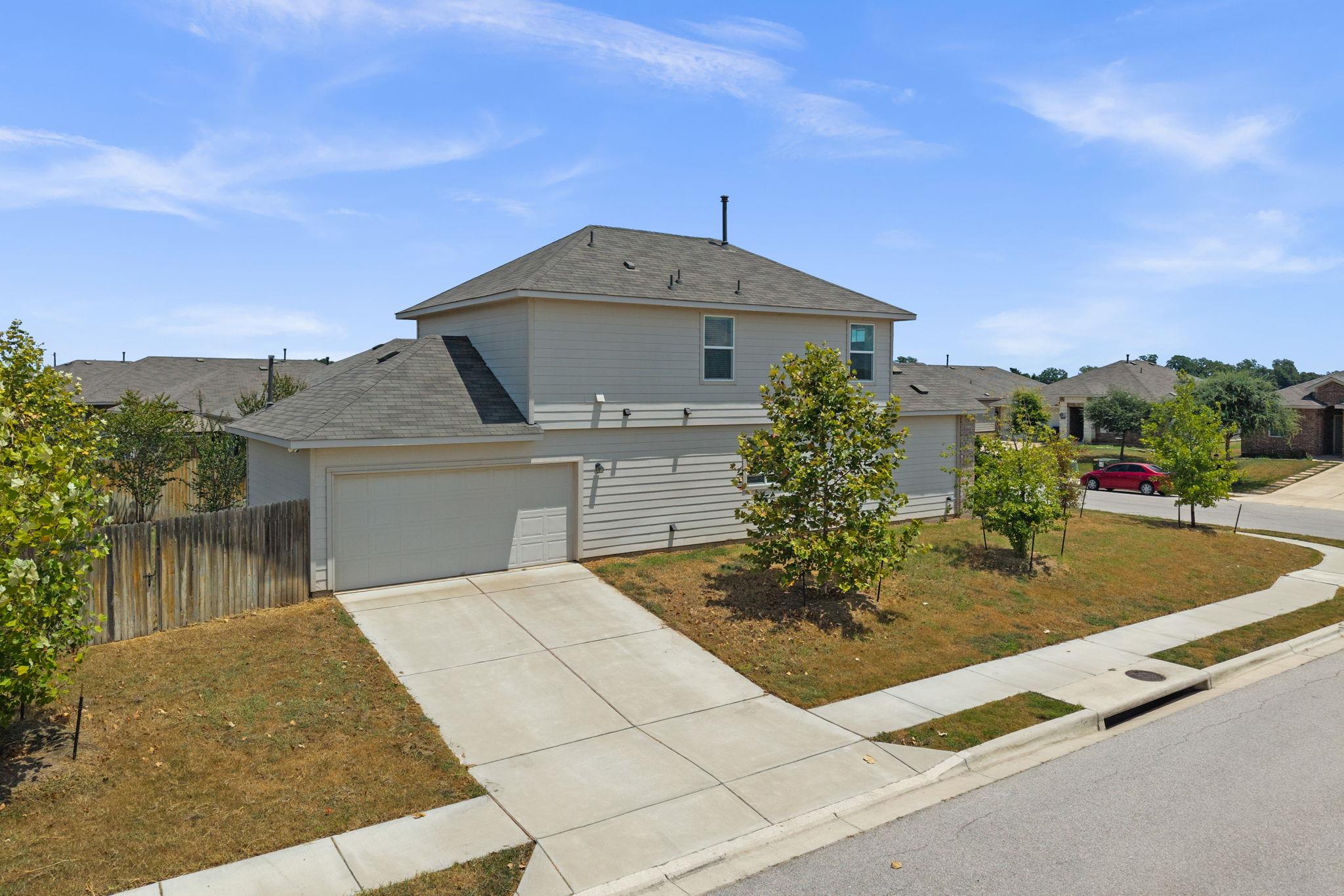 15200 Harkness Pass Property Photo 4