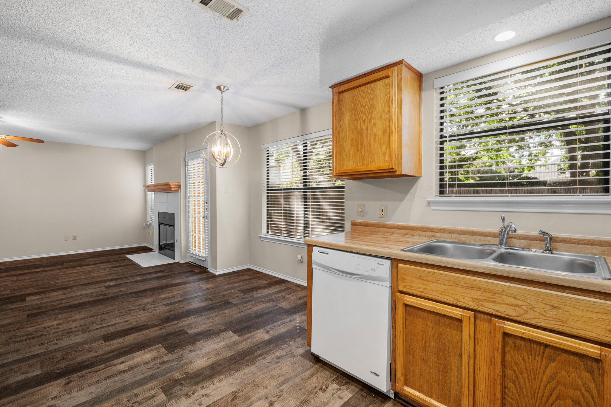 12918 Humphrey Dr Property Photo 7