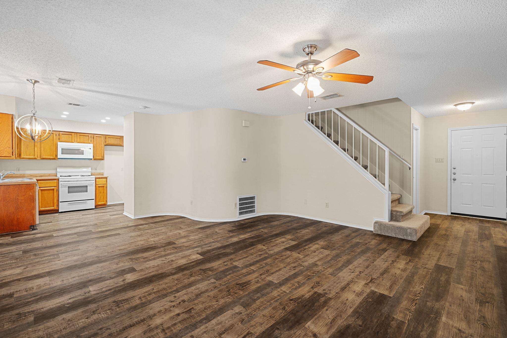 12918 Humphrey Dr Property Photo 10
