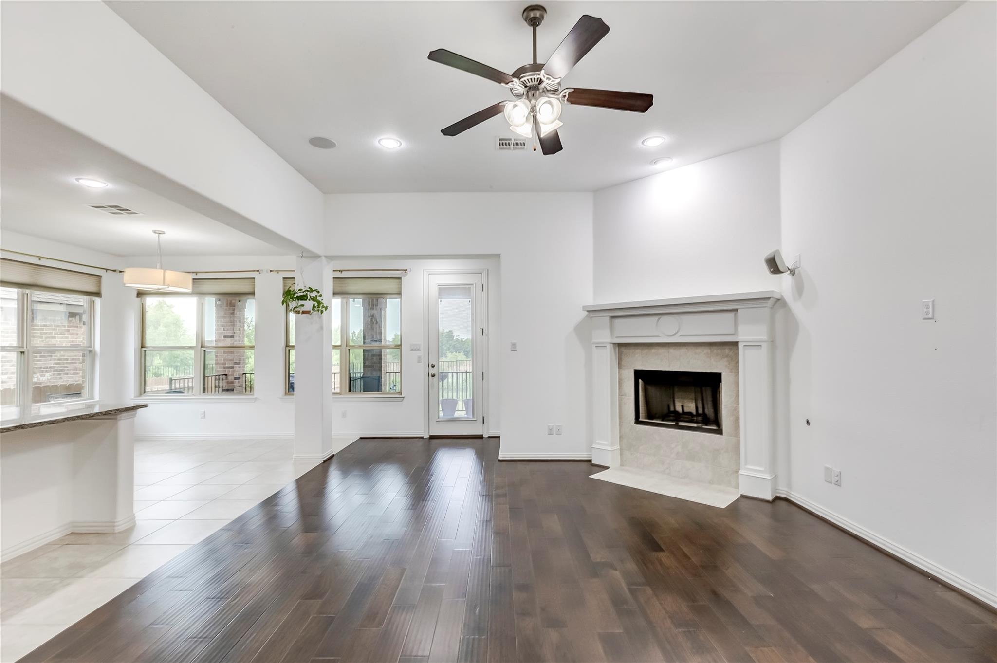 3525 De Soto Loop Property Photo 10