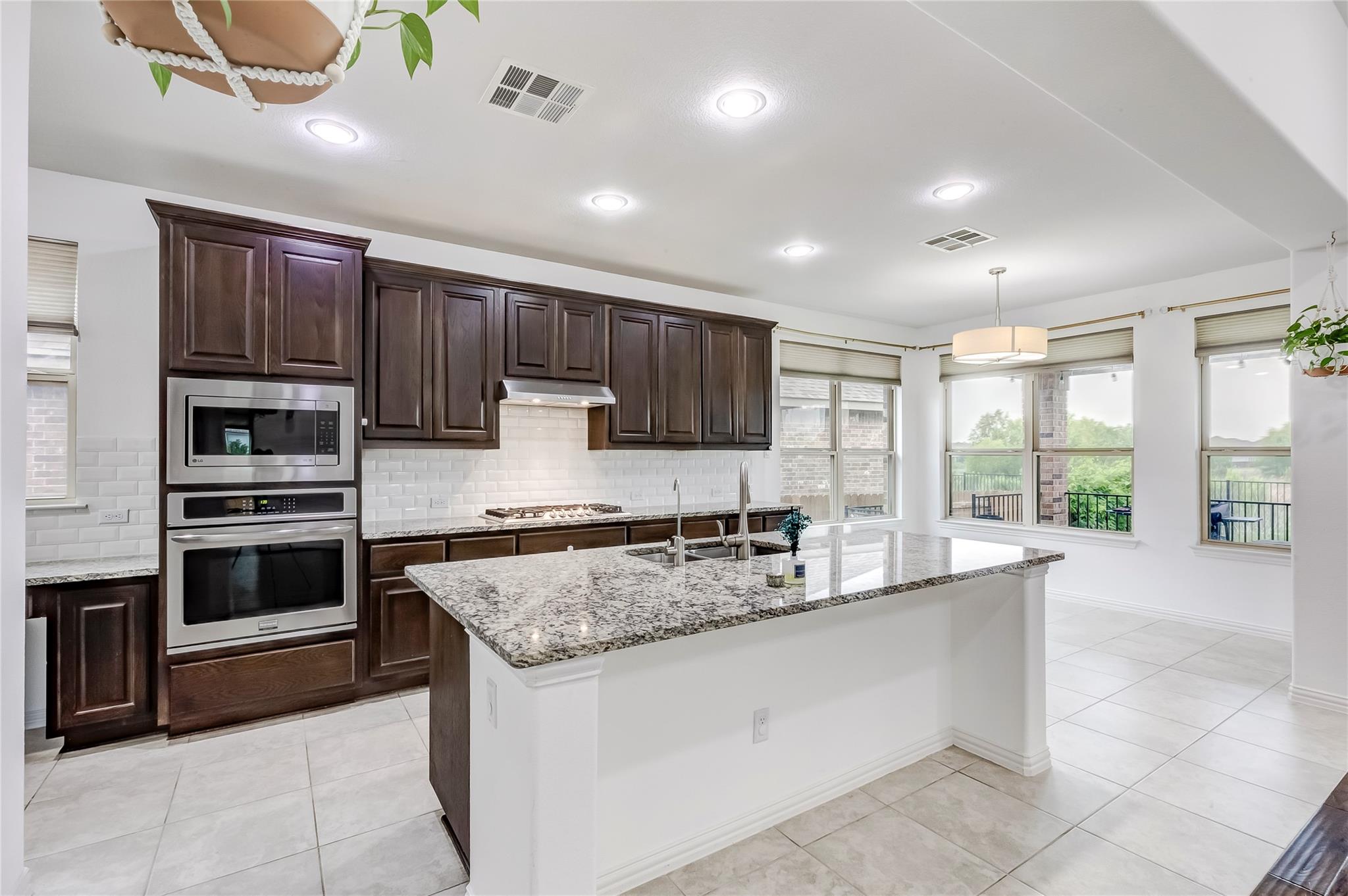 3525 De Soto Loop Property Photo 13
