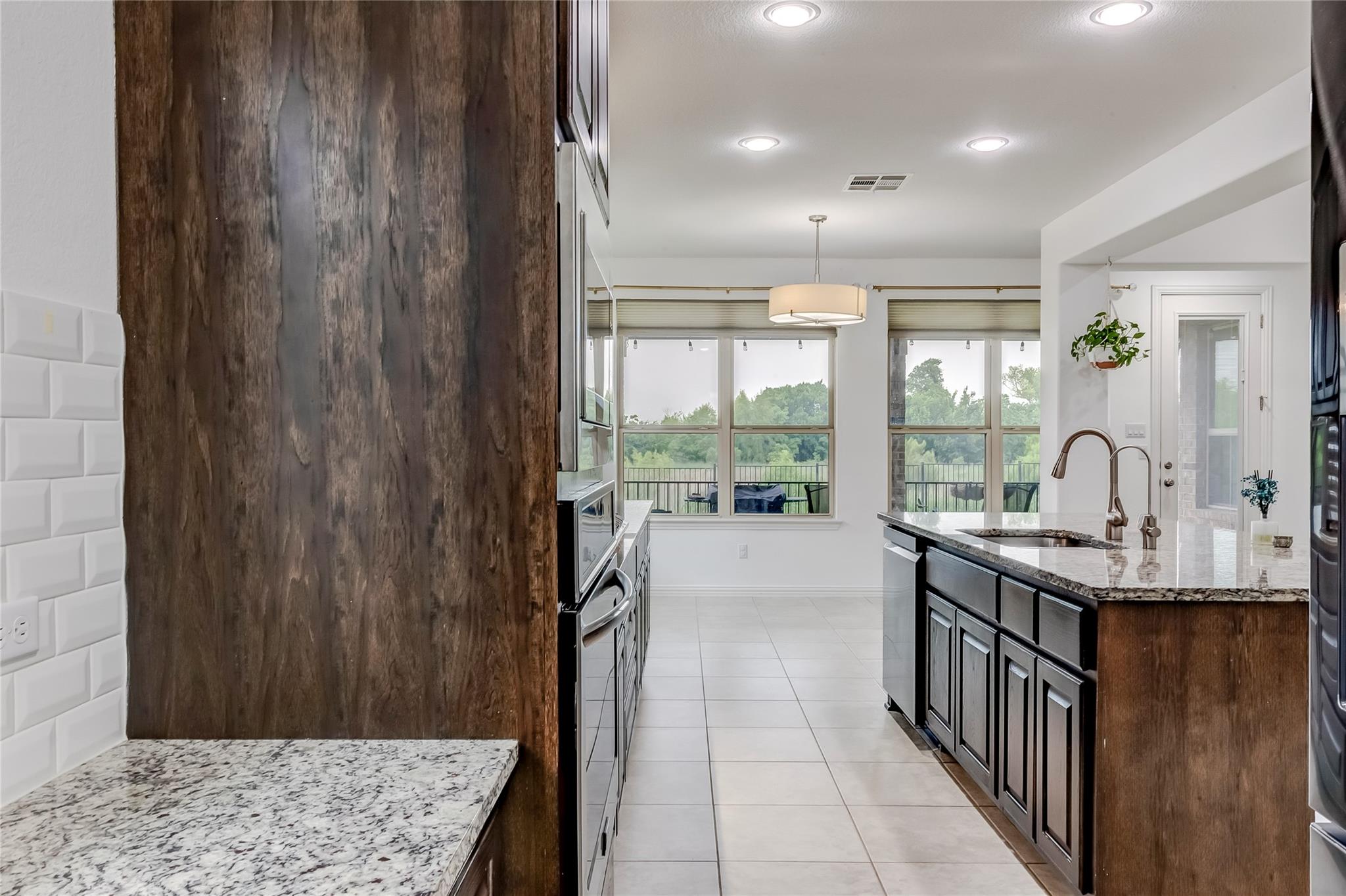 3525 De Soto Loop Property Photo 16