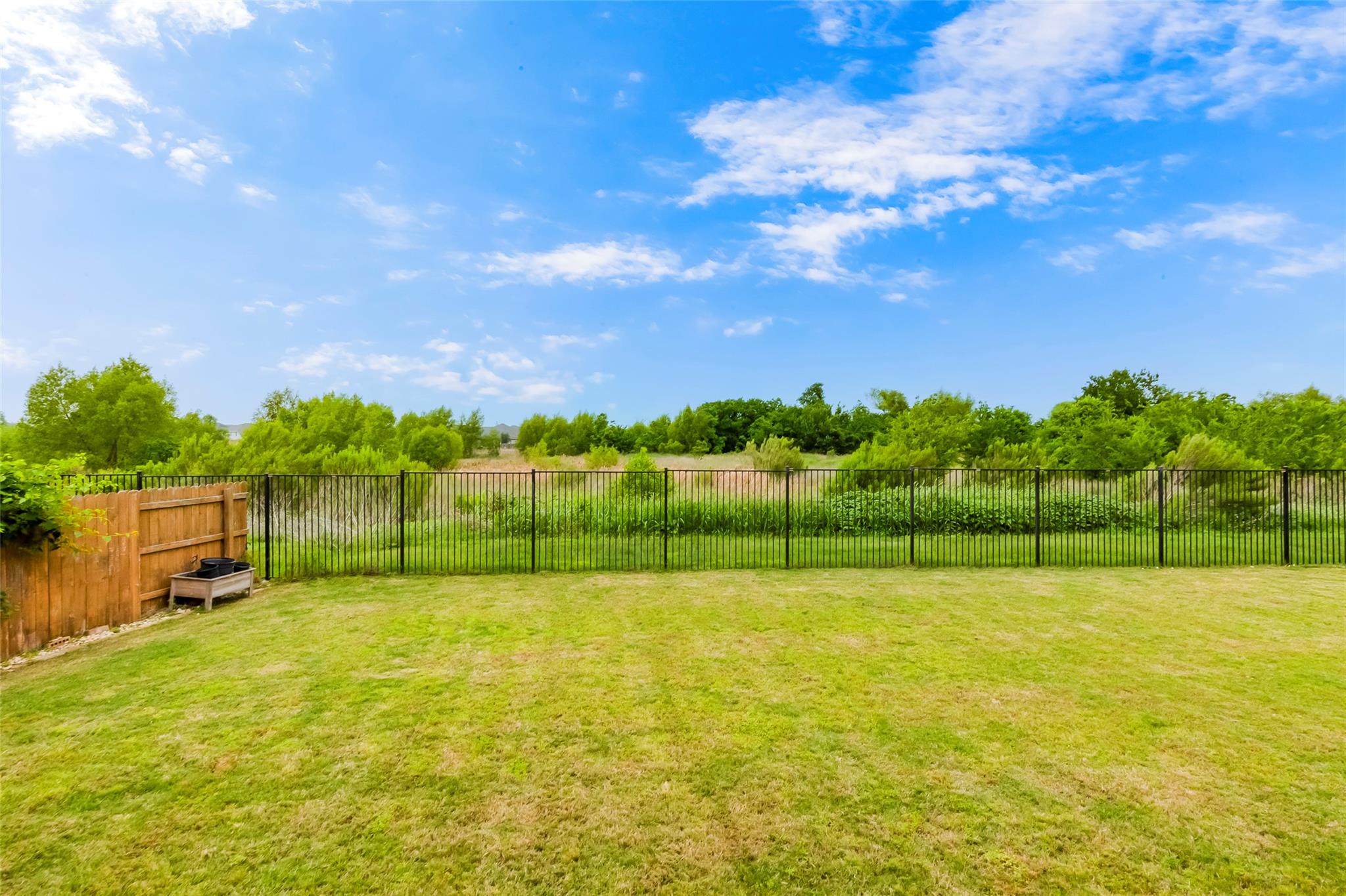 3525 De Soto Loop Property Photo 34