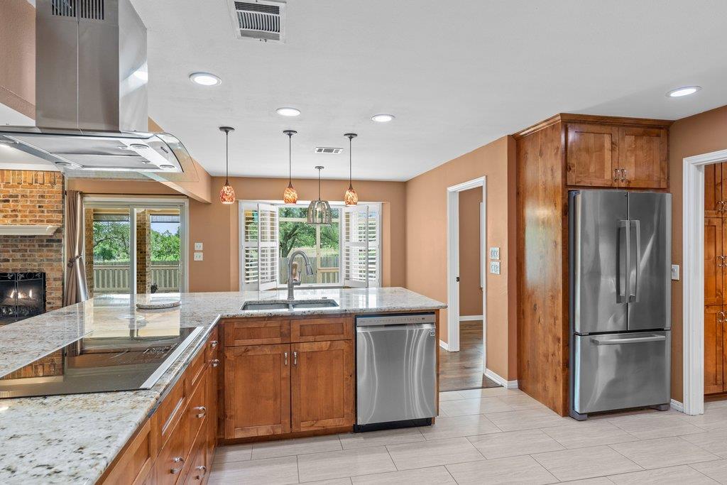 6801 Cactus Xing Property Photo 6