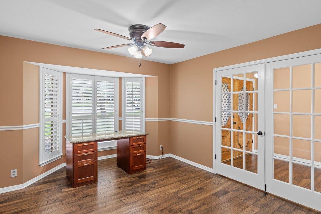 6801 Cactus Xing Property Photo 8