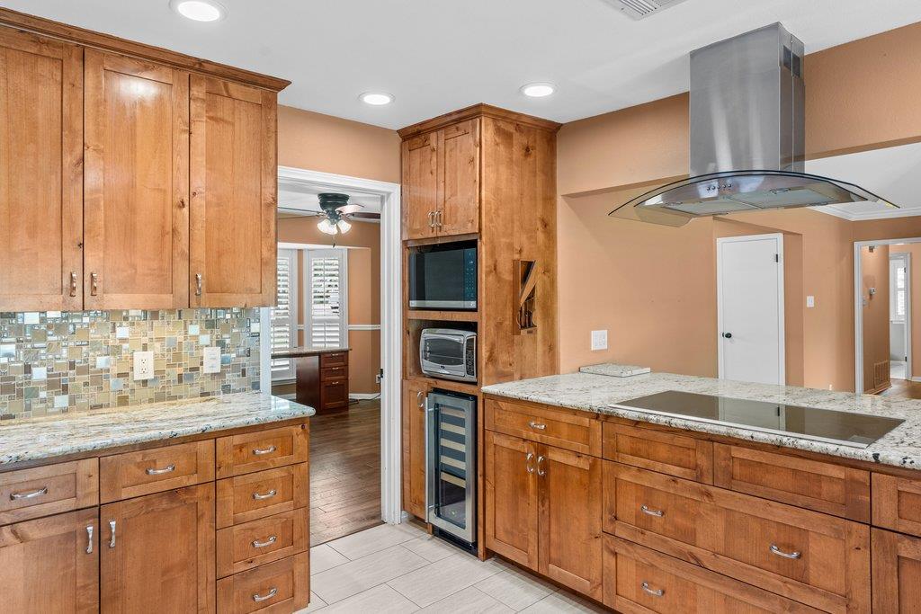 6801 Cactus Xing Property Photo 9
