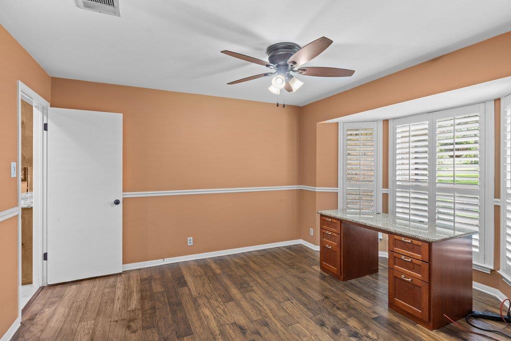 6801 Cactus Xing Property Photo 10