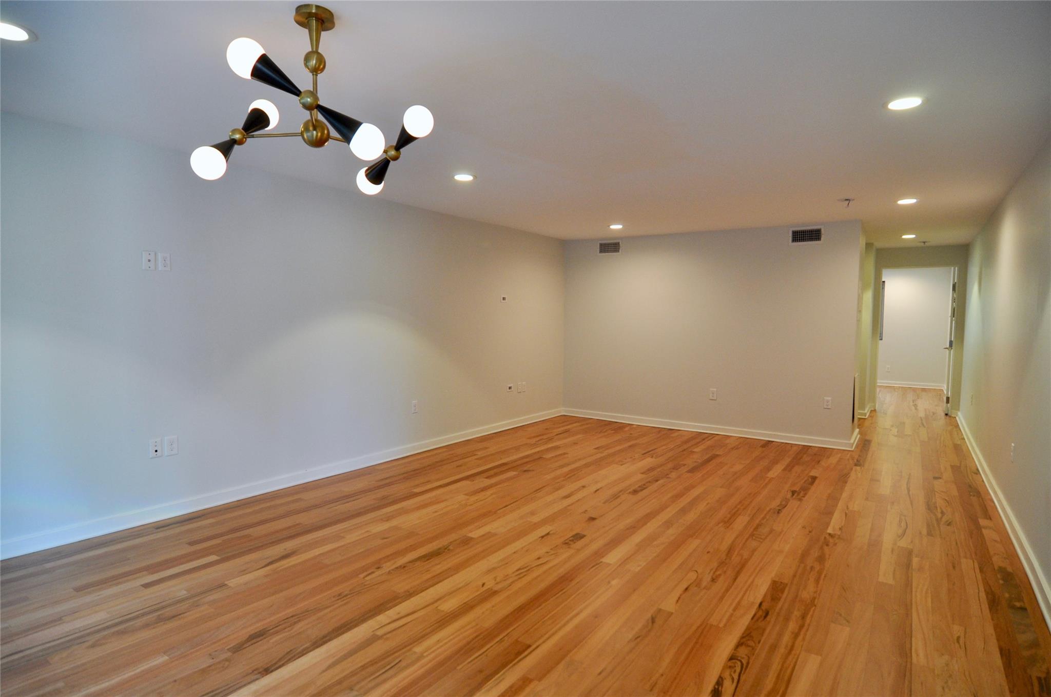 904 West Ave 105 Property Photo 5