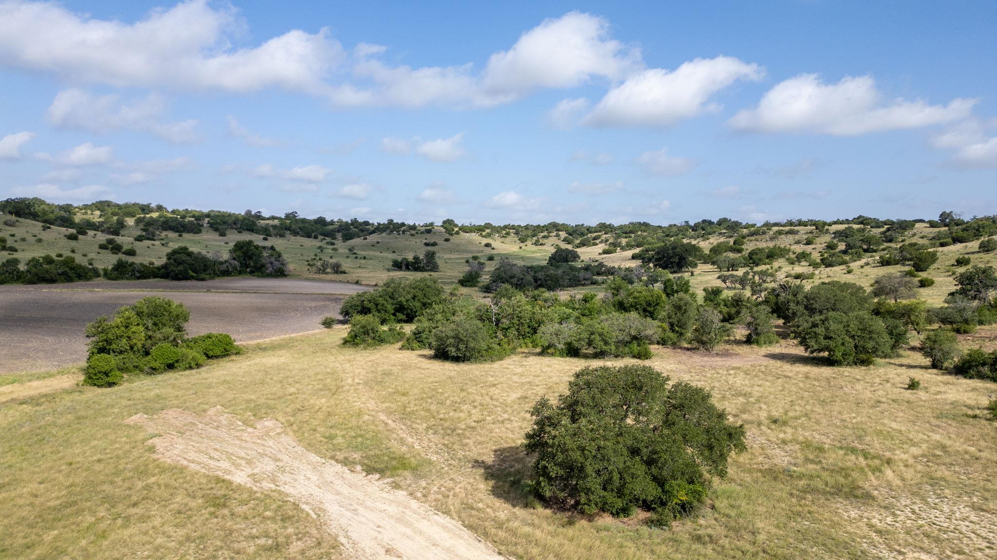 105 Fm-1047 None Property Photo 3