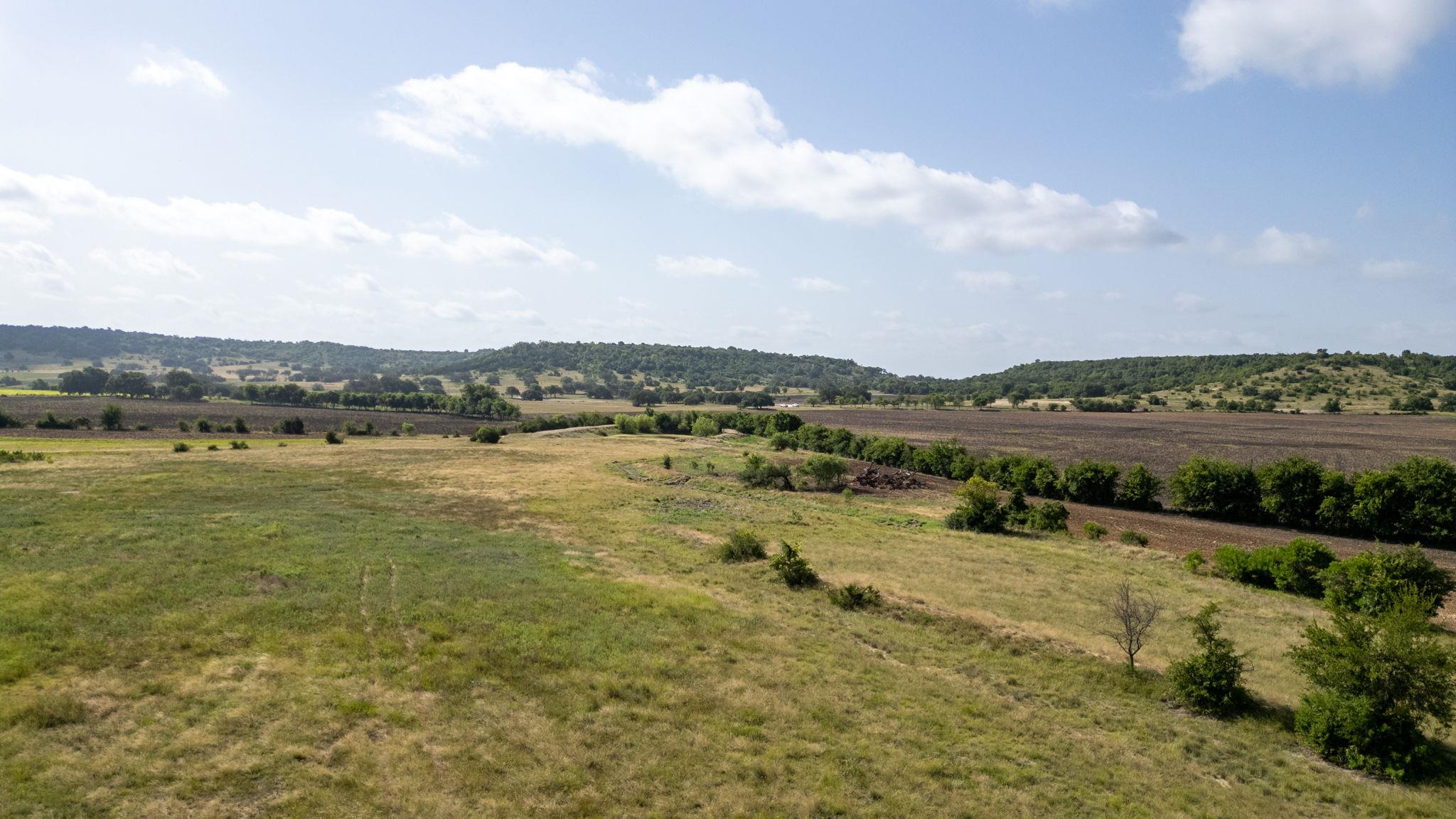 105 Fm-1047 None Property Photo 8
