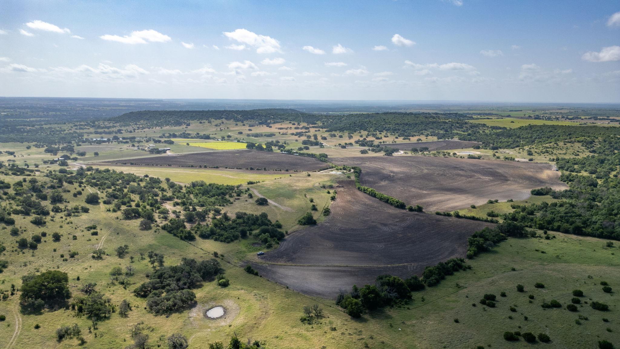 105 Fm-1047 None Property Photo 22