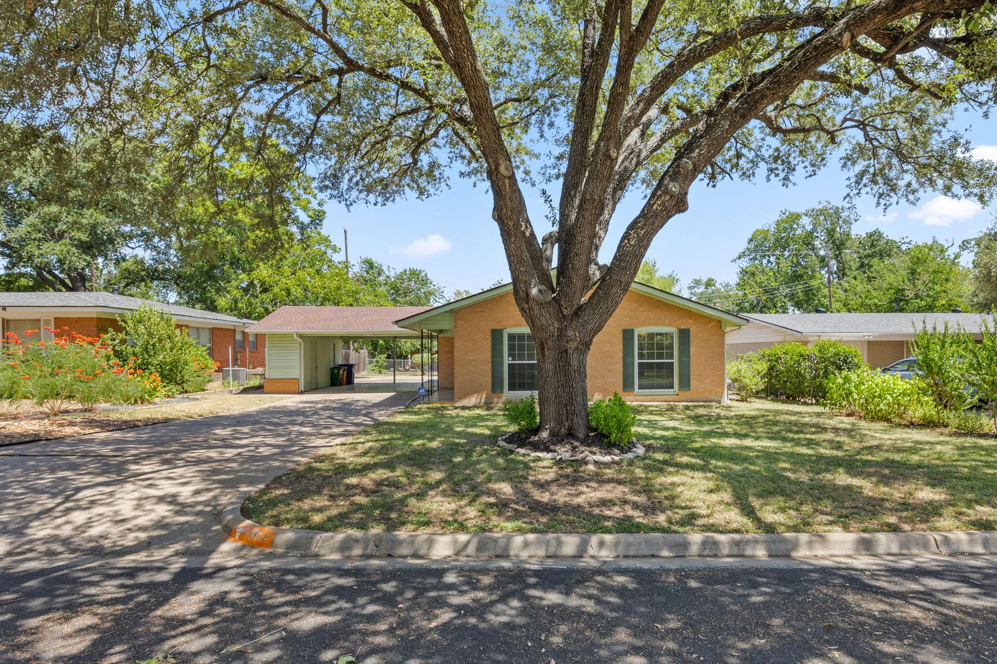 1702 Ridgemont Dr Property Photo 1