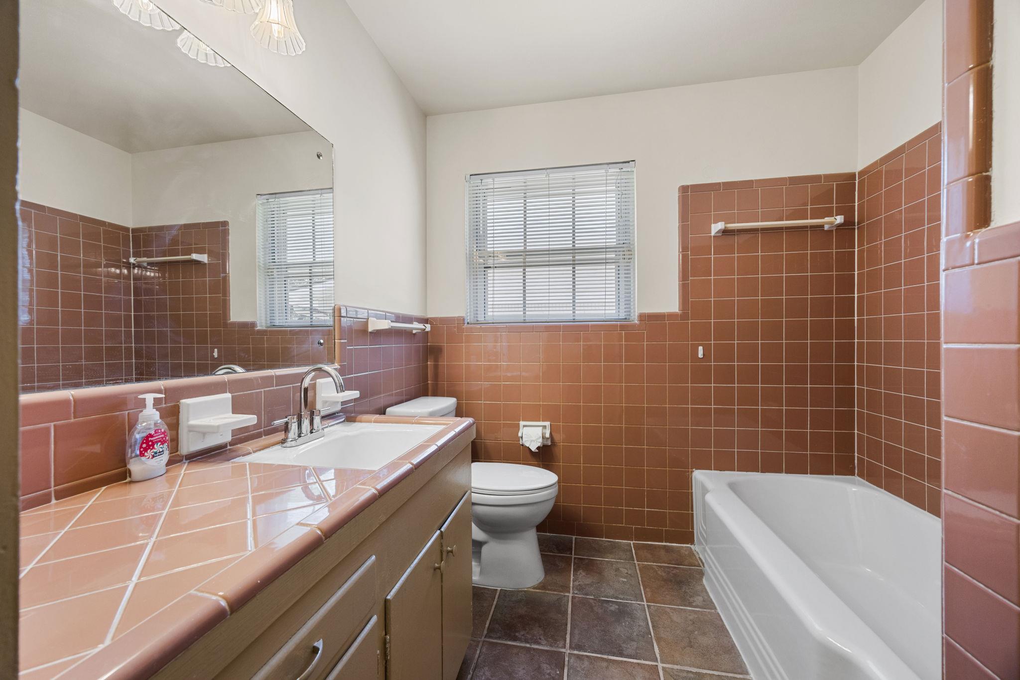1702 Ridgemont Dr Property Photo 15