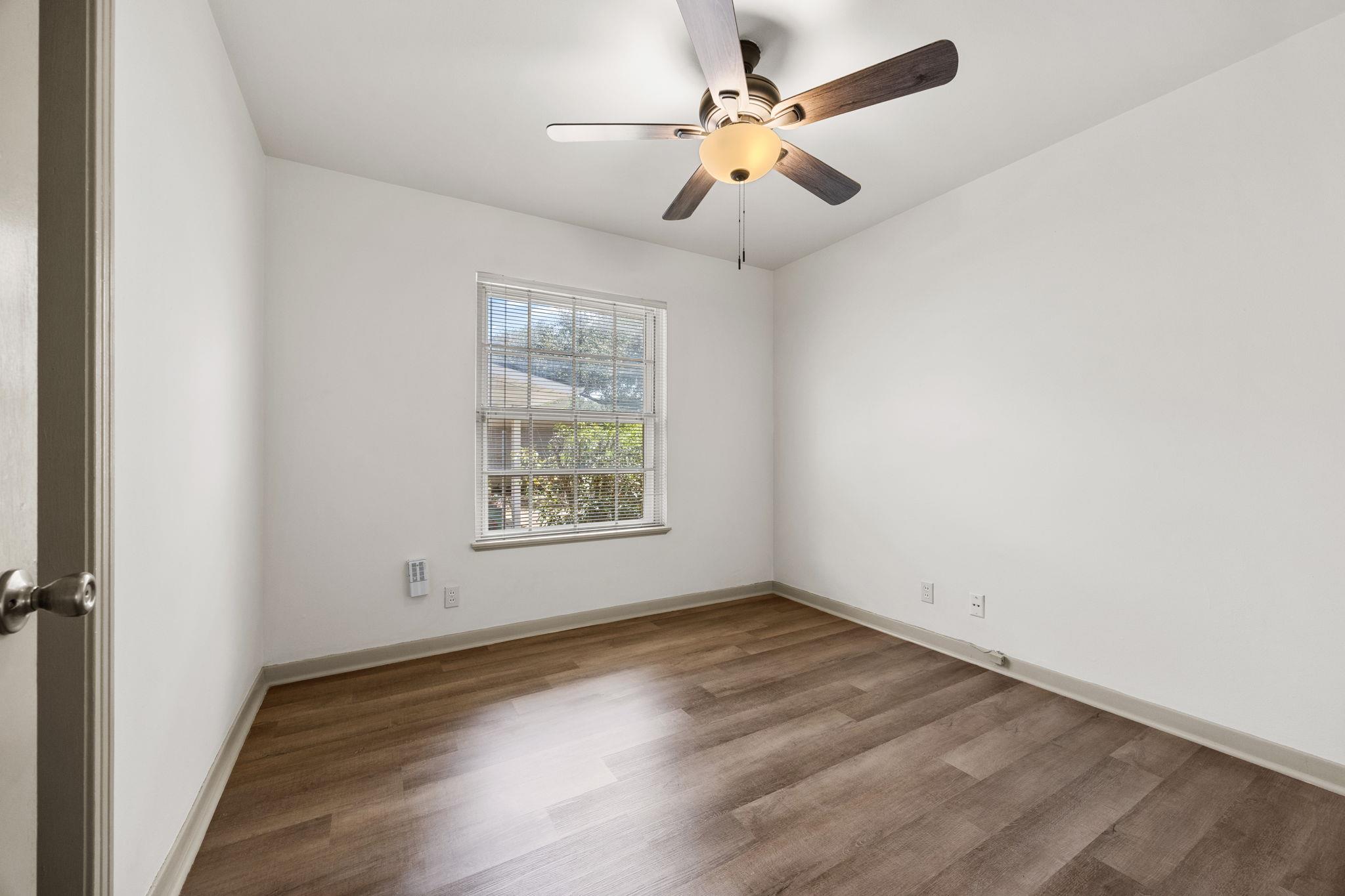 1702 Ridgemont Dr Property Photo 16