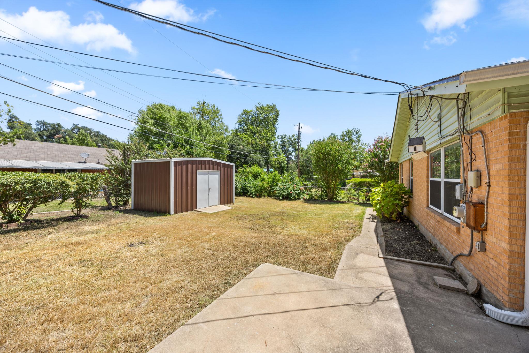 1702 Ridgemont Dr Property Photo 18