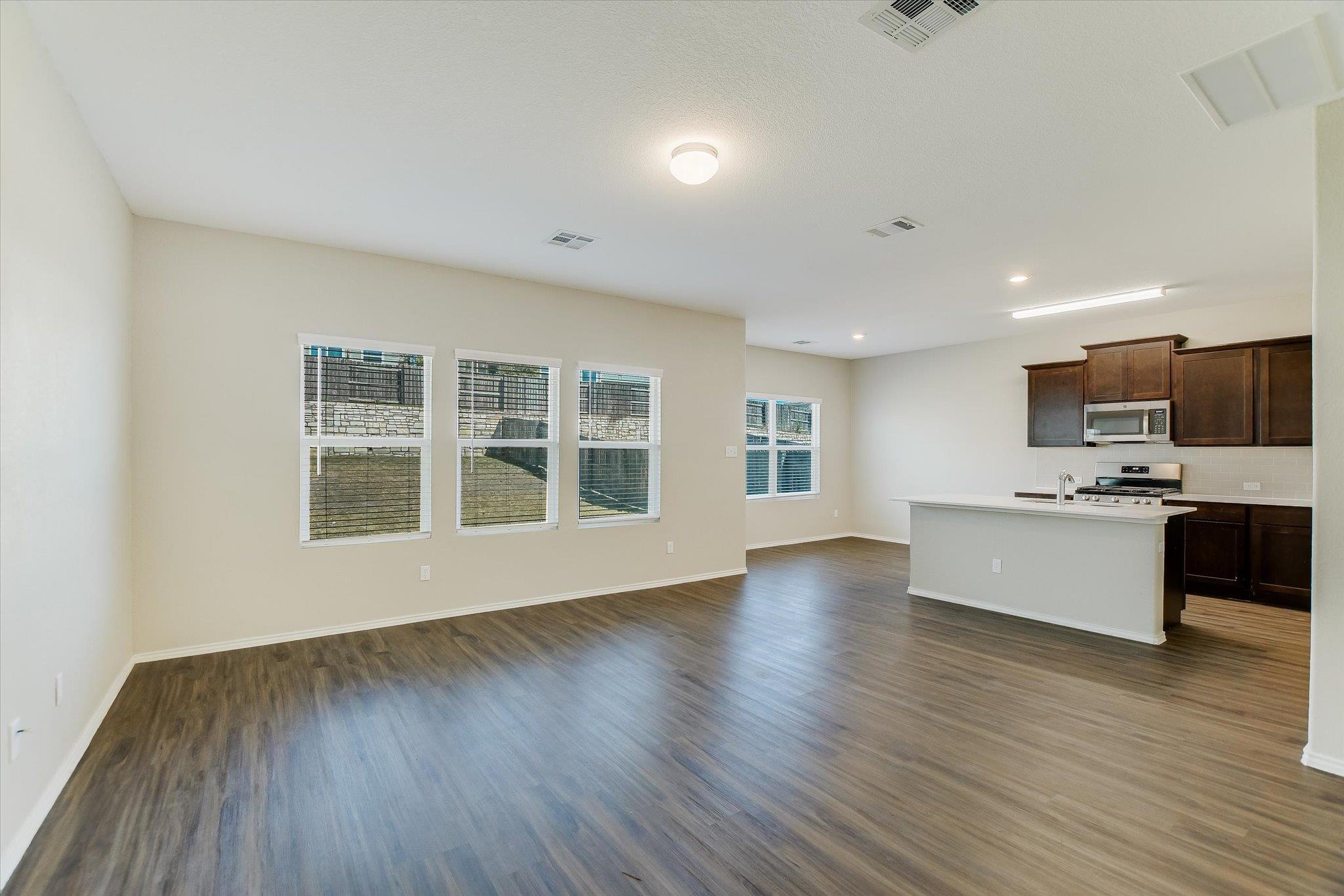 108 Wind Flower Ln Property Photo 2