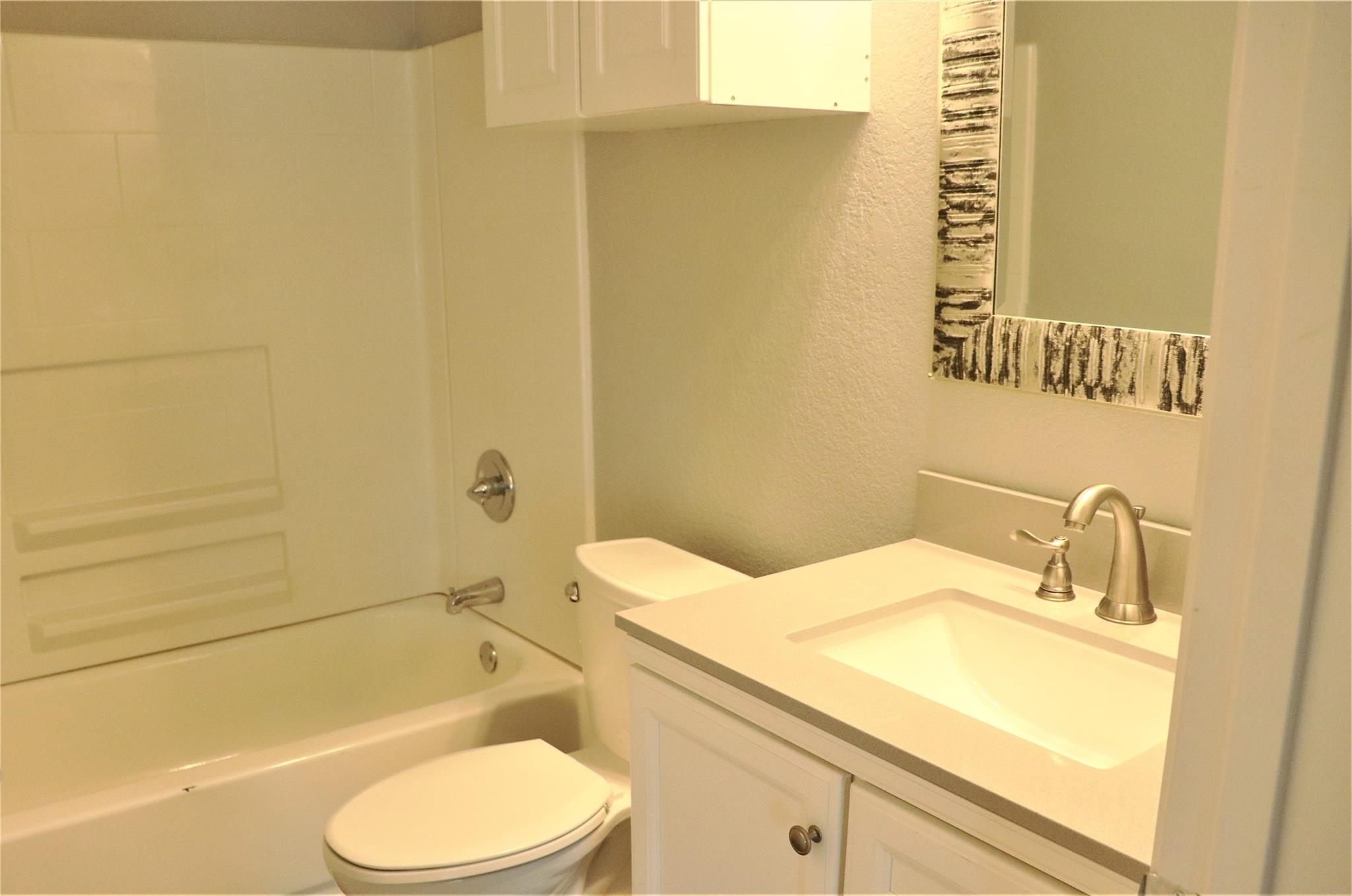 1002 N Main St Property Photo 12