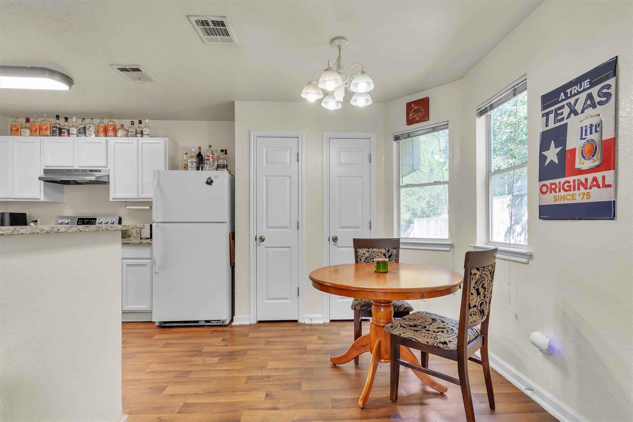 897-899 Sagewood Trl Property Photo 6