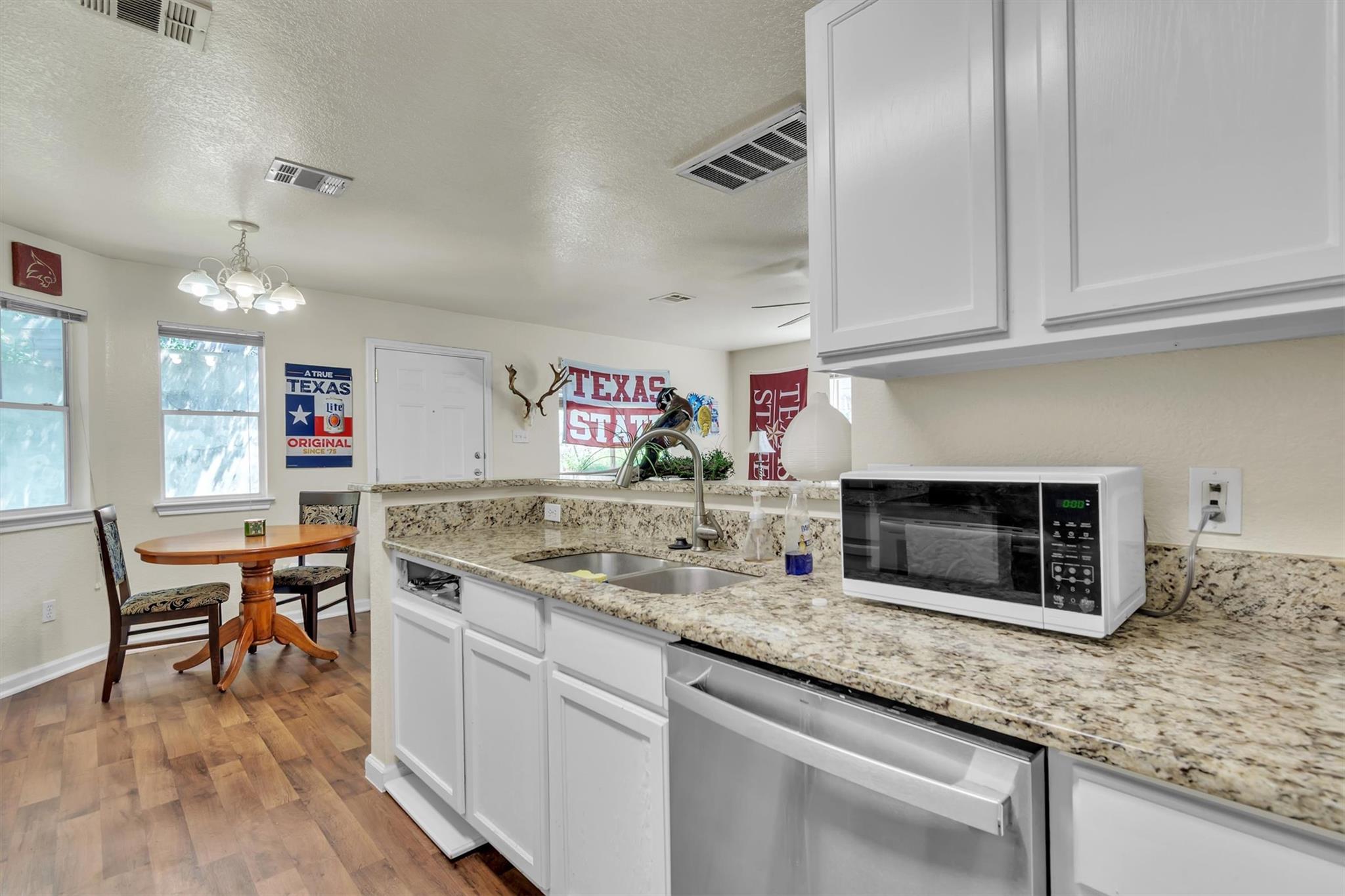 897-899 Sagewood Trl Property Photo 7