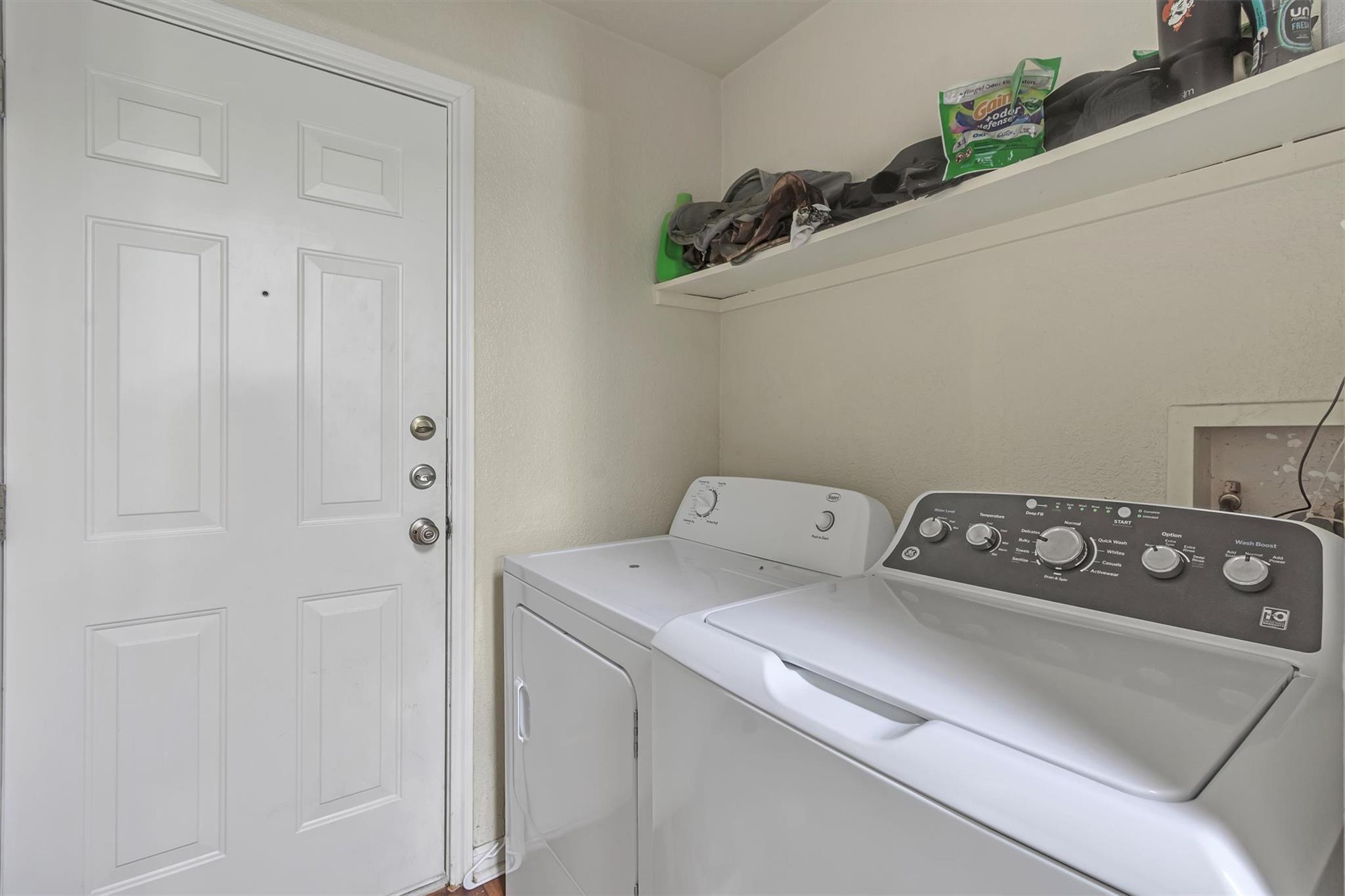897-899 Sagewood Trl Property Photo 12