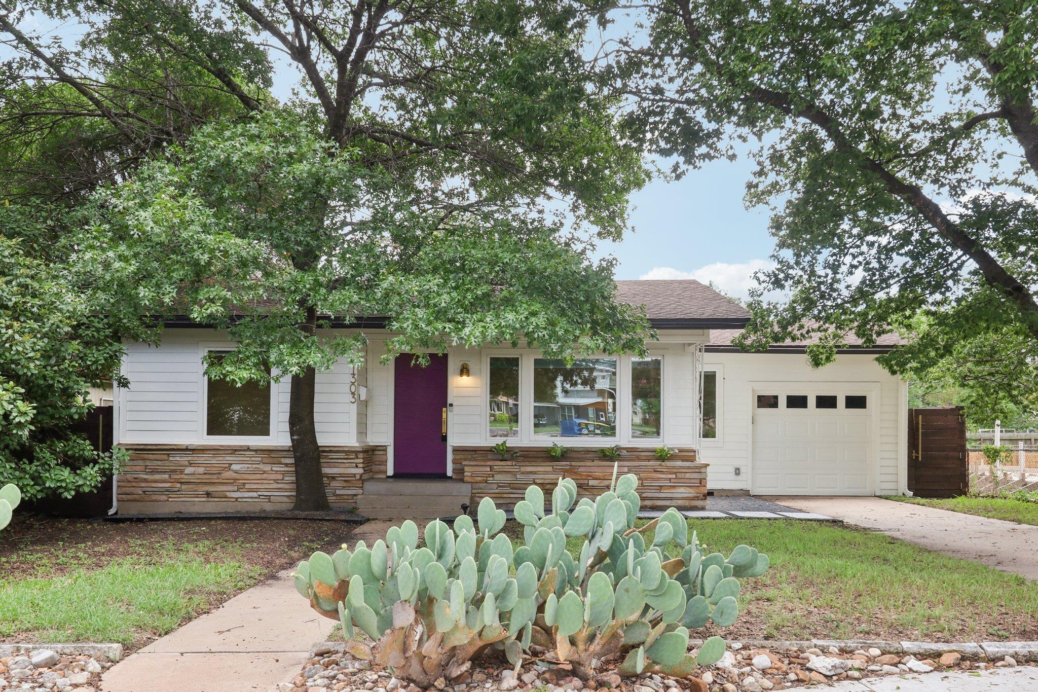 1303 Morrow St Property Photo 1