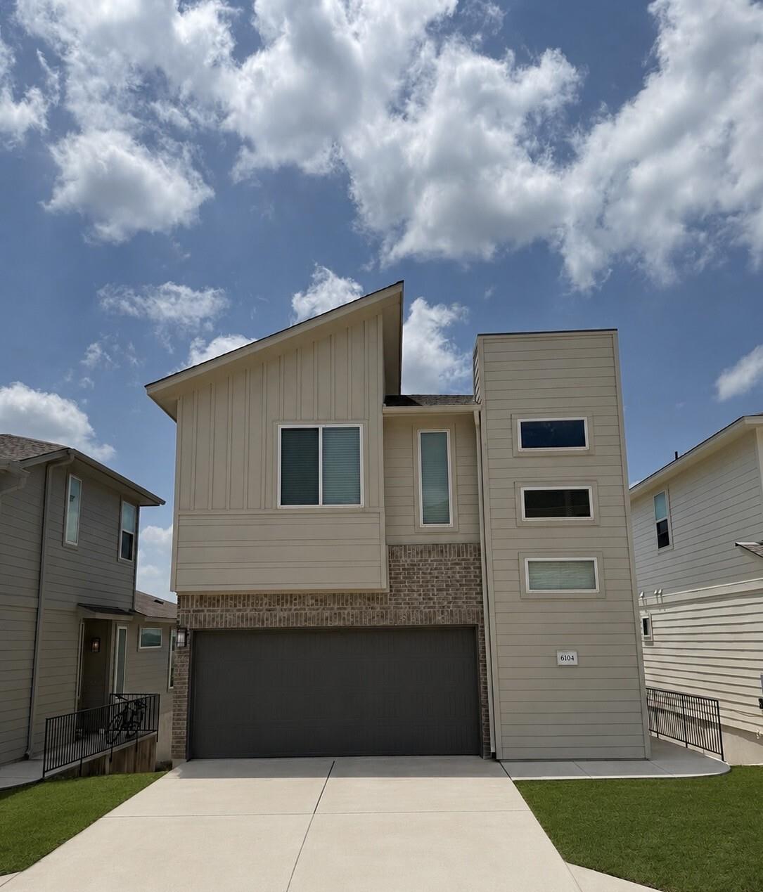 6104 Steep Cactus Trl Property Photo 1