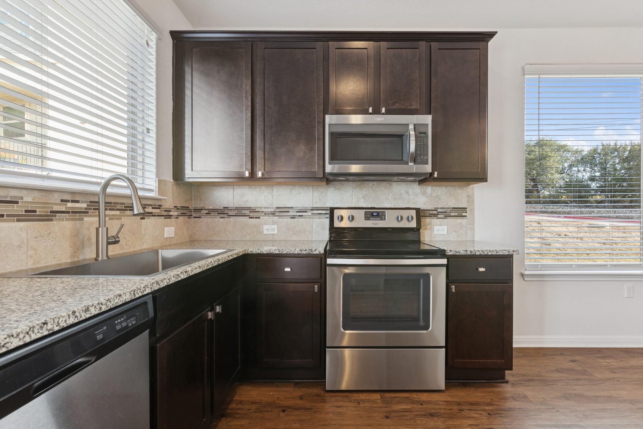 6104 Steep Cactus Trl Property Photo 6