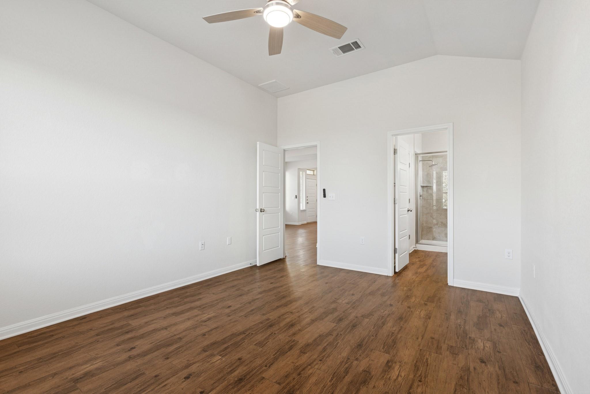 6104 Steep Cactus Trl Property Photo 9