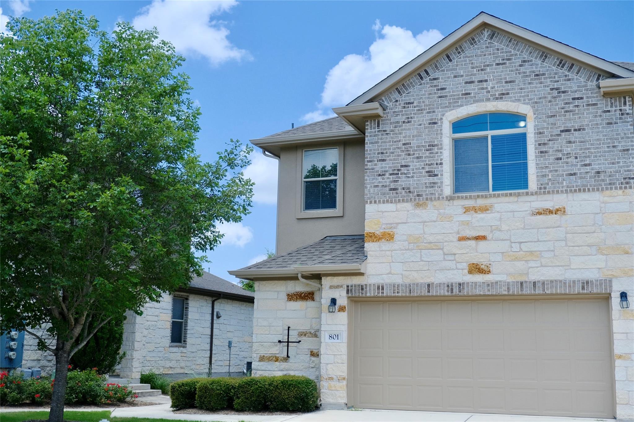 2880 Donnell Dr #801 Property Photo 1
