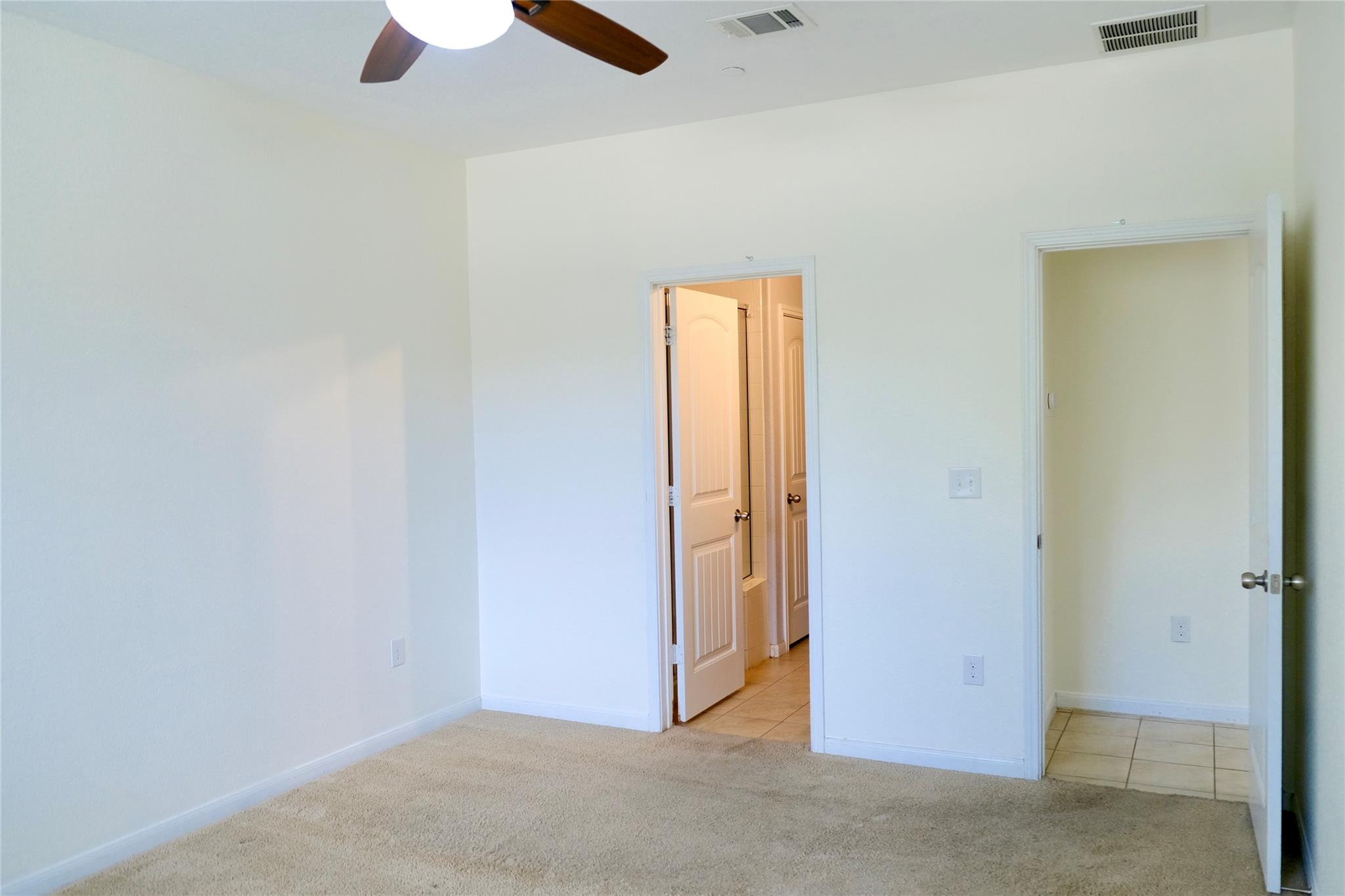 2880 Donnell Dr #801 Property Photo 9
