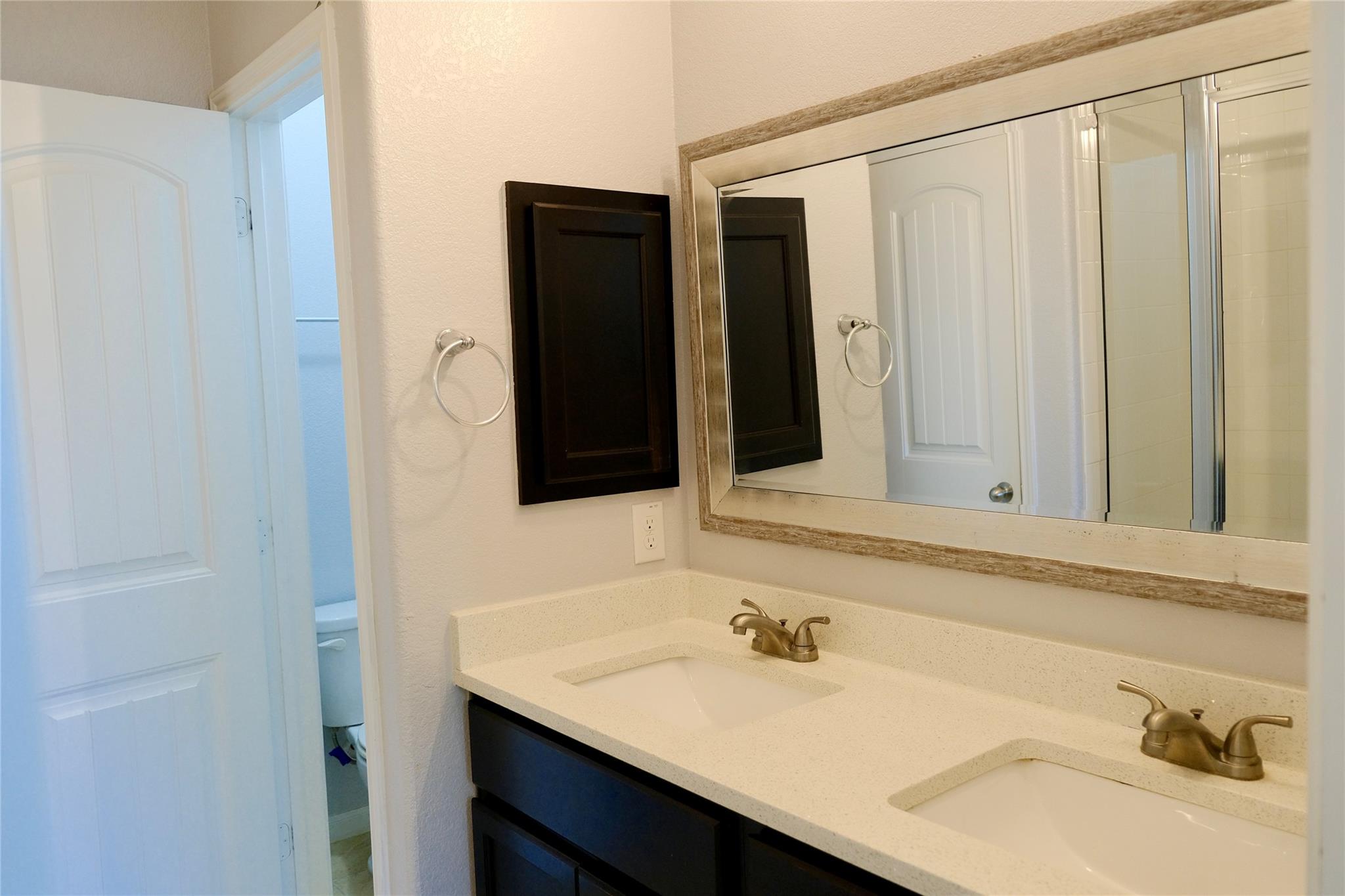 2880 Donnell Dr #801 Property Photo 10