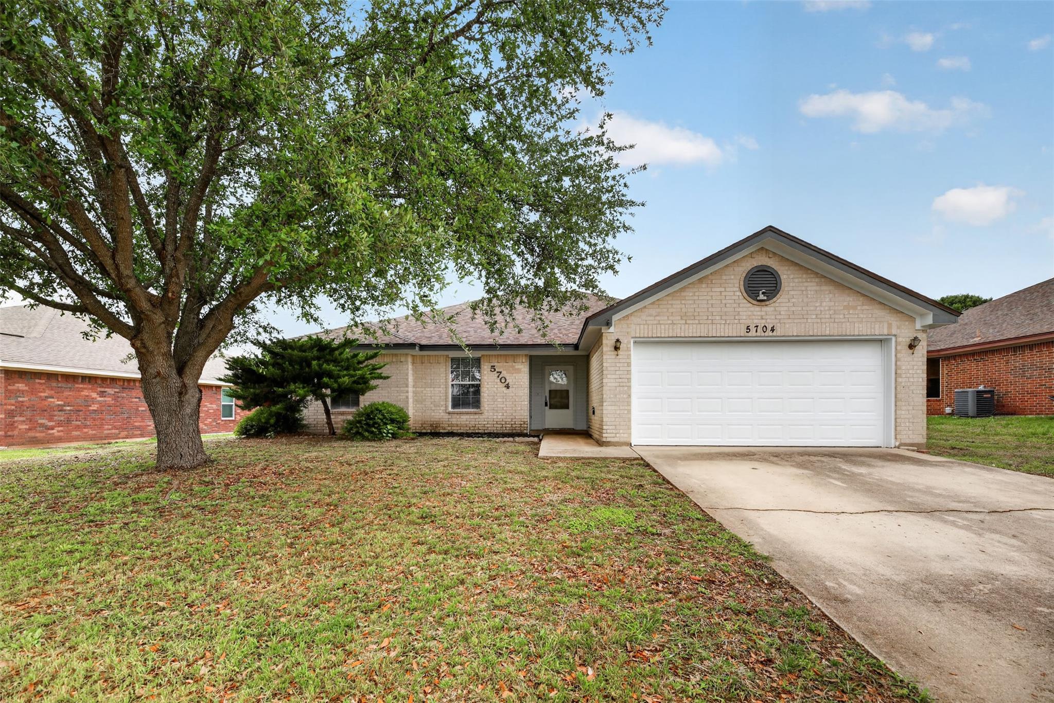 5704 Golden Dr Property Photo 1