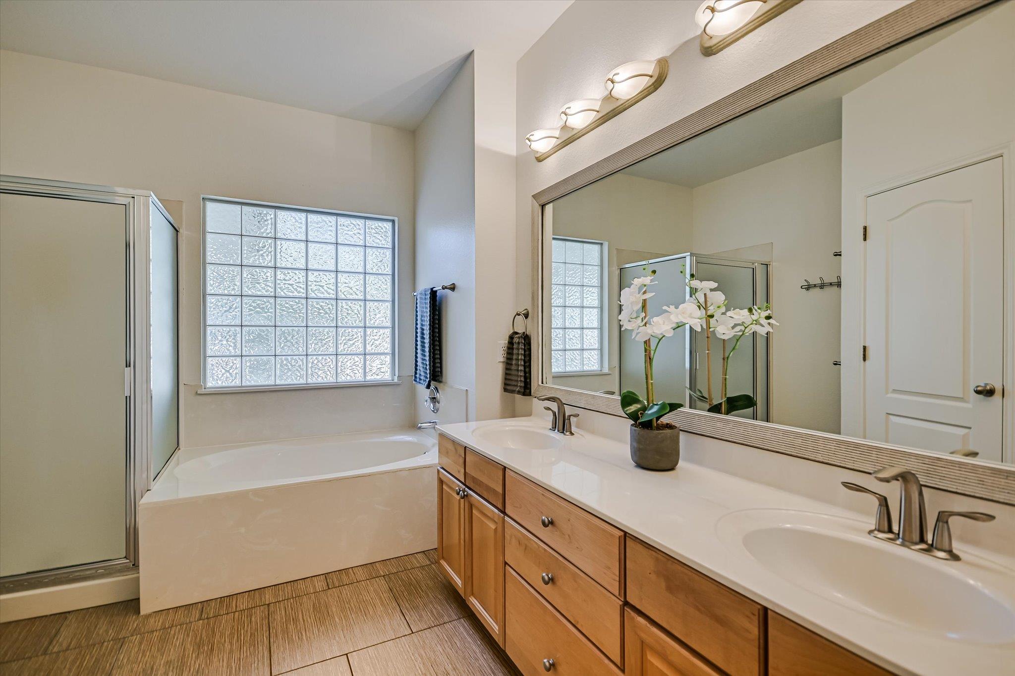 8909 Lanna Bluff Loop Property Photo 13