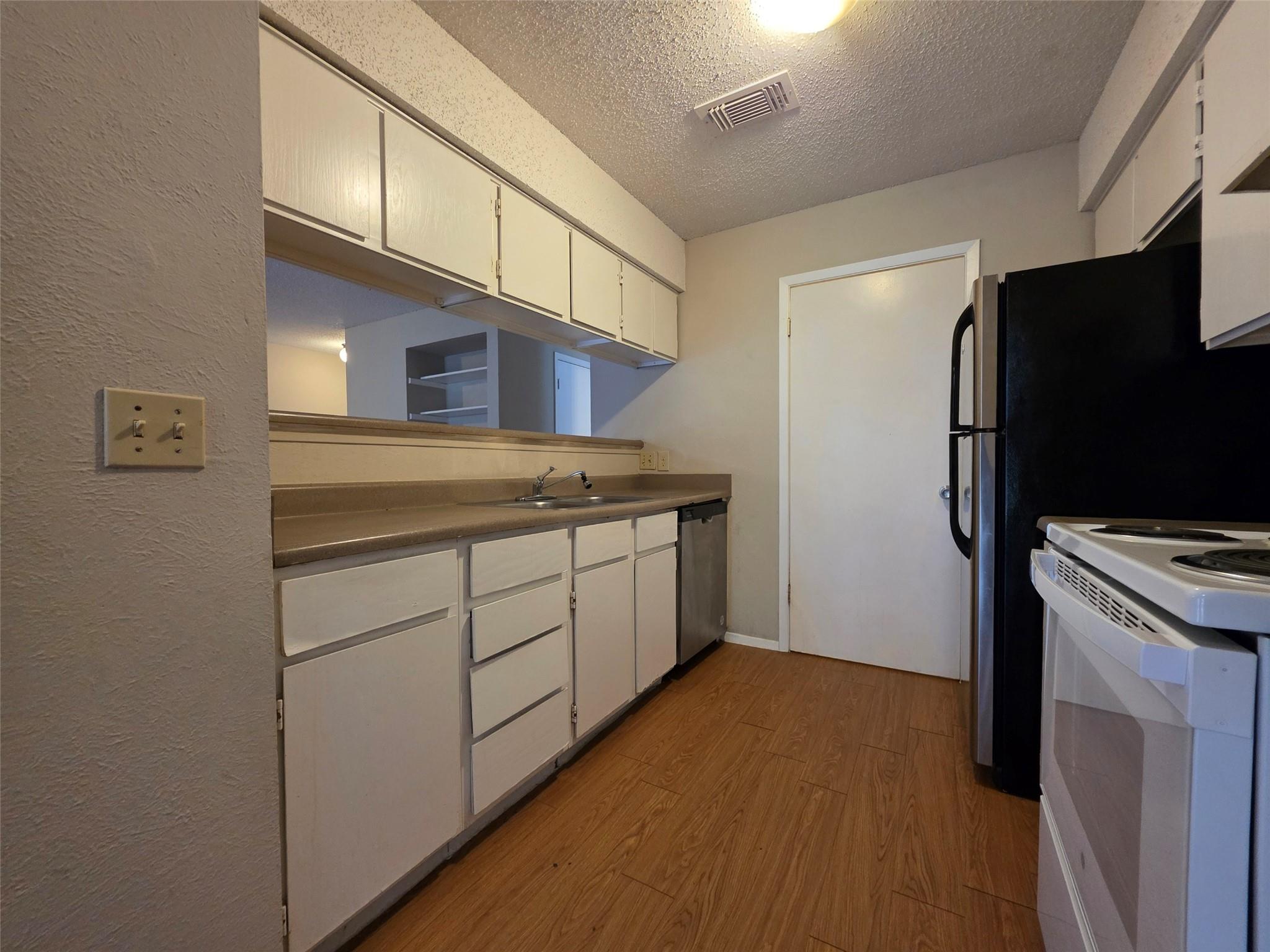 11900 Alpheus Ave #b Property Photo 5