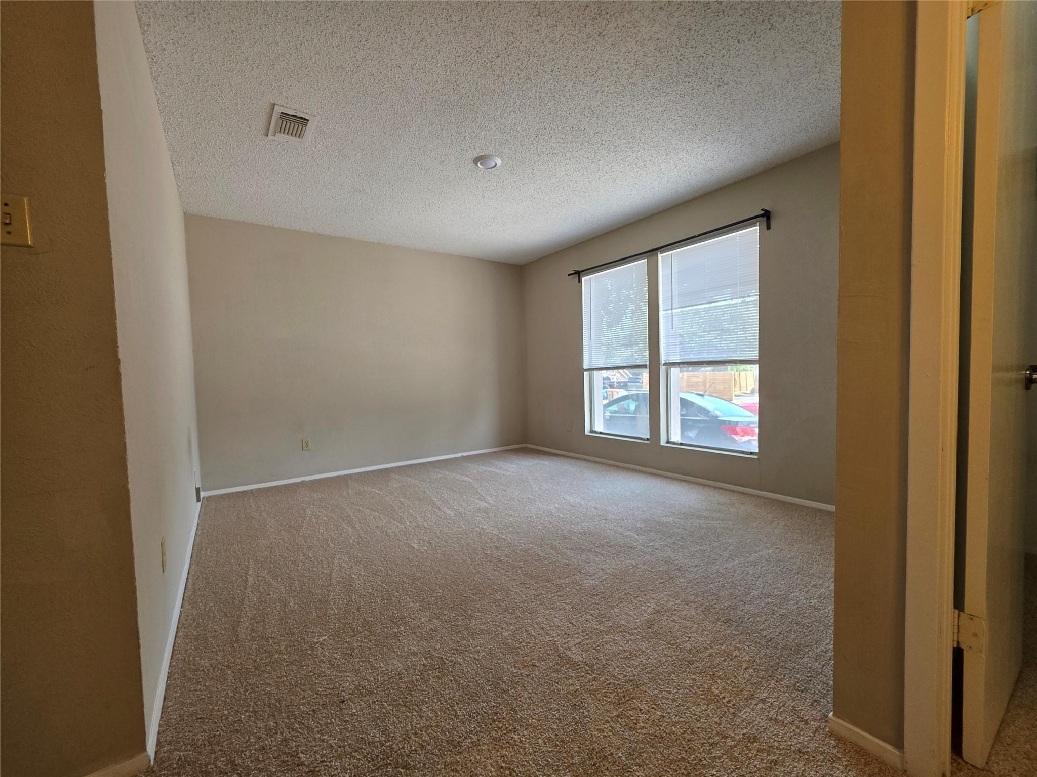 11900 Alpheus Ave #b Property Photo 8