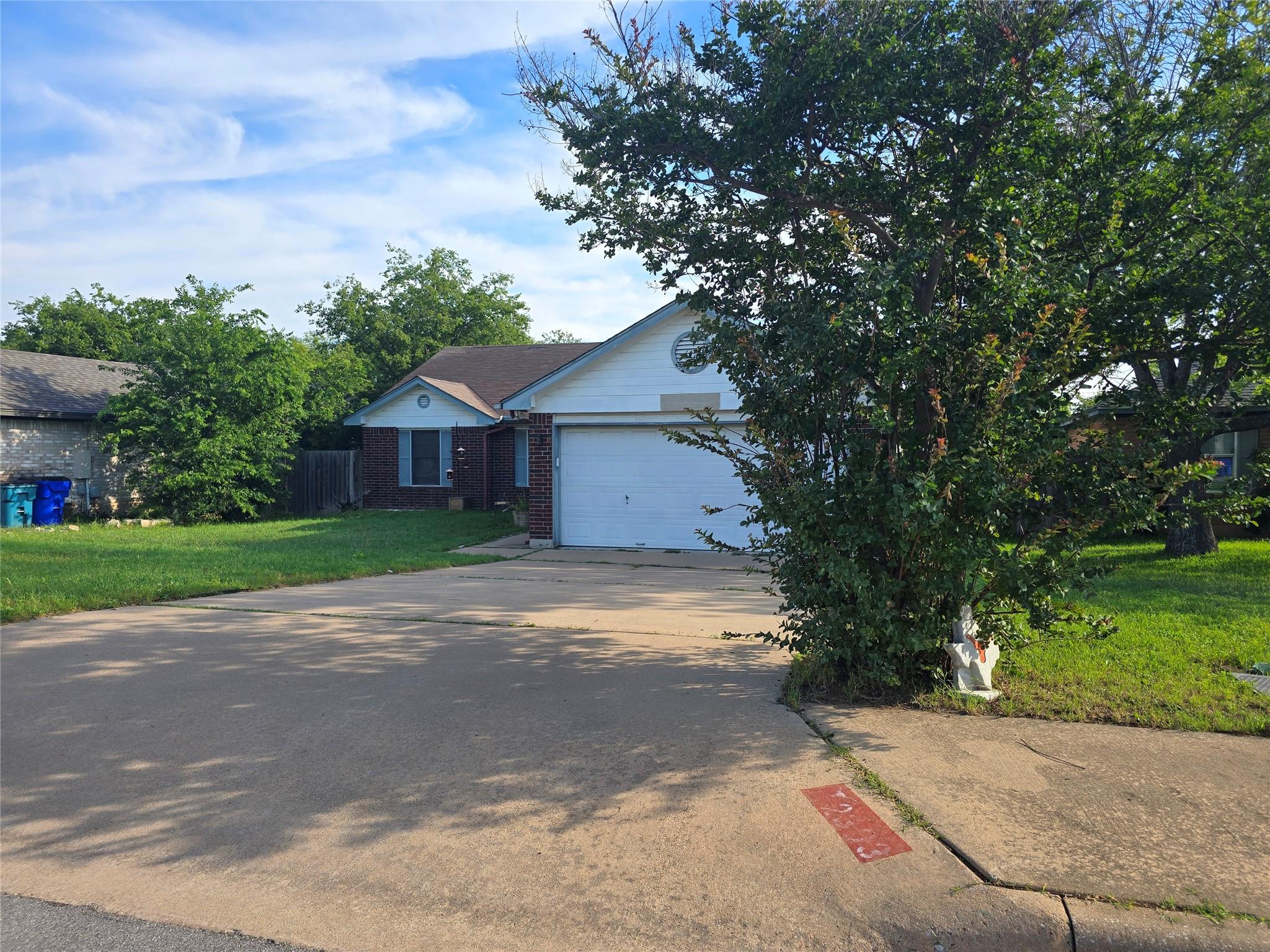 2303 Darnell Dr Property Photo 1