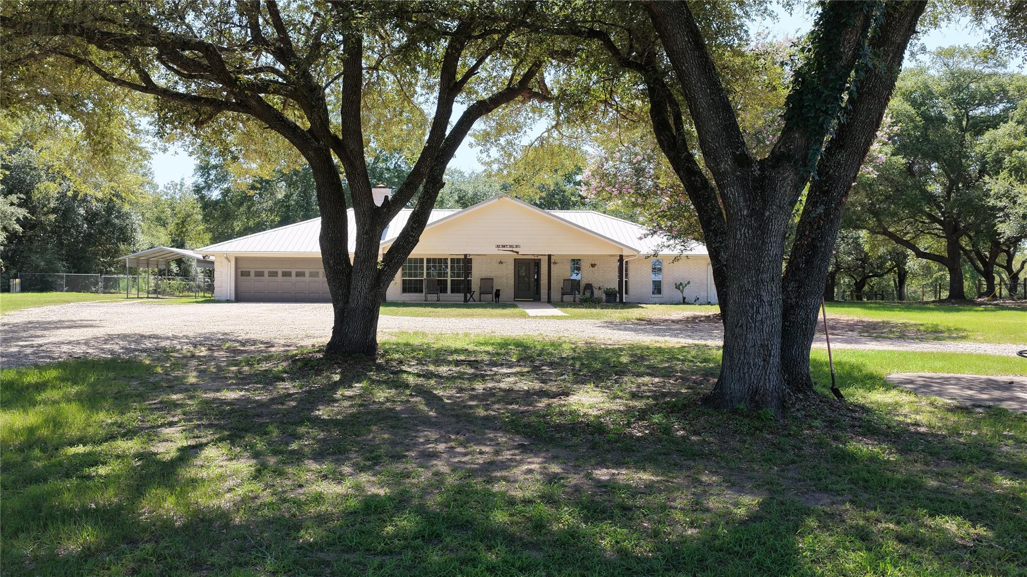 8775 Lone Star Rd Property Photo 4
